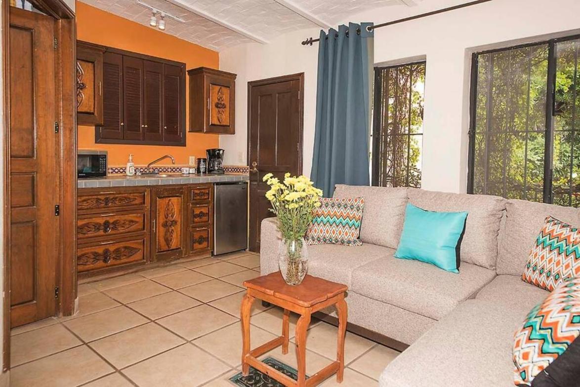 Enjoy Ac In Our Guest Room At Inn Ajijic Extérieur photo